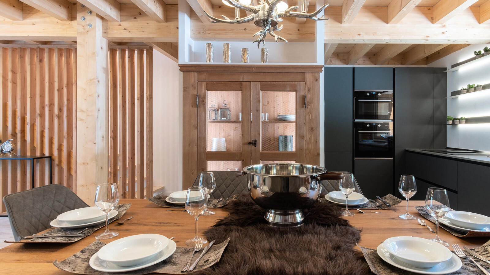 Cuisine et salle à manger du chalet